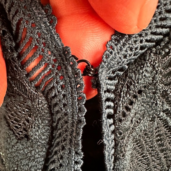 🛍️ willow root. Bell sleeves  lace bodysuit . Excellent condition. - Picture 10 of 10